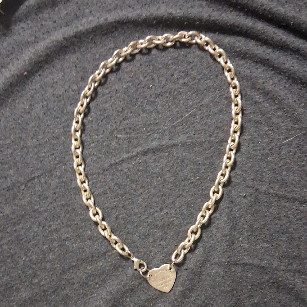 Elegant Silver Heart Pendant Necklace
